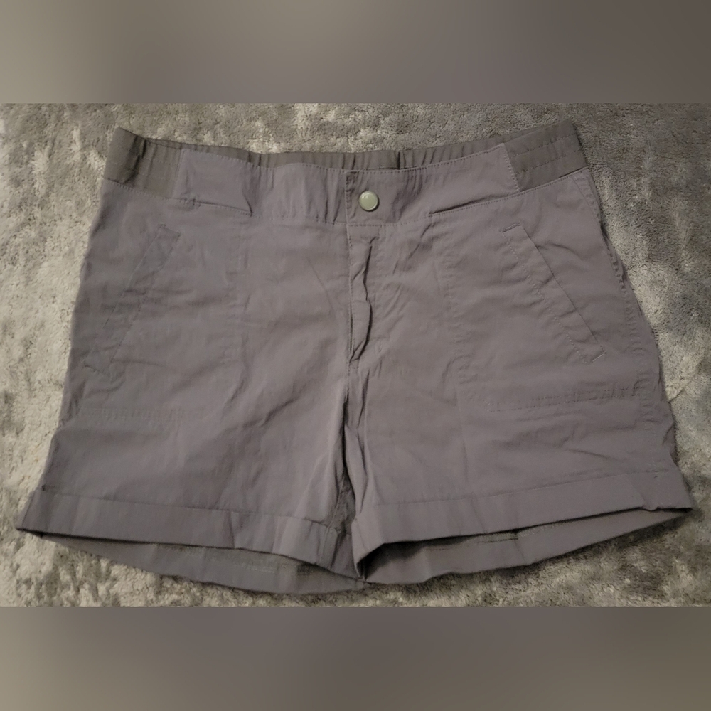 Vina Women's Charcoal Cuffed Shorts